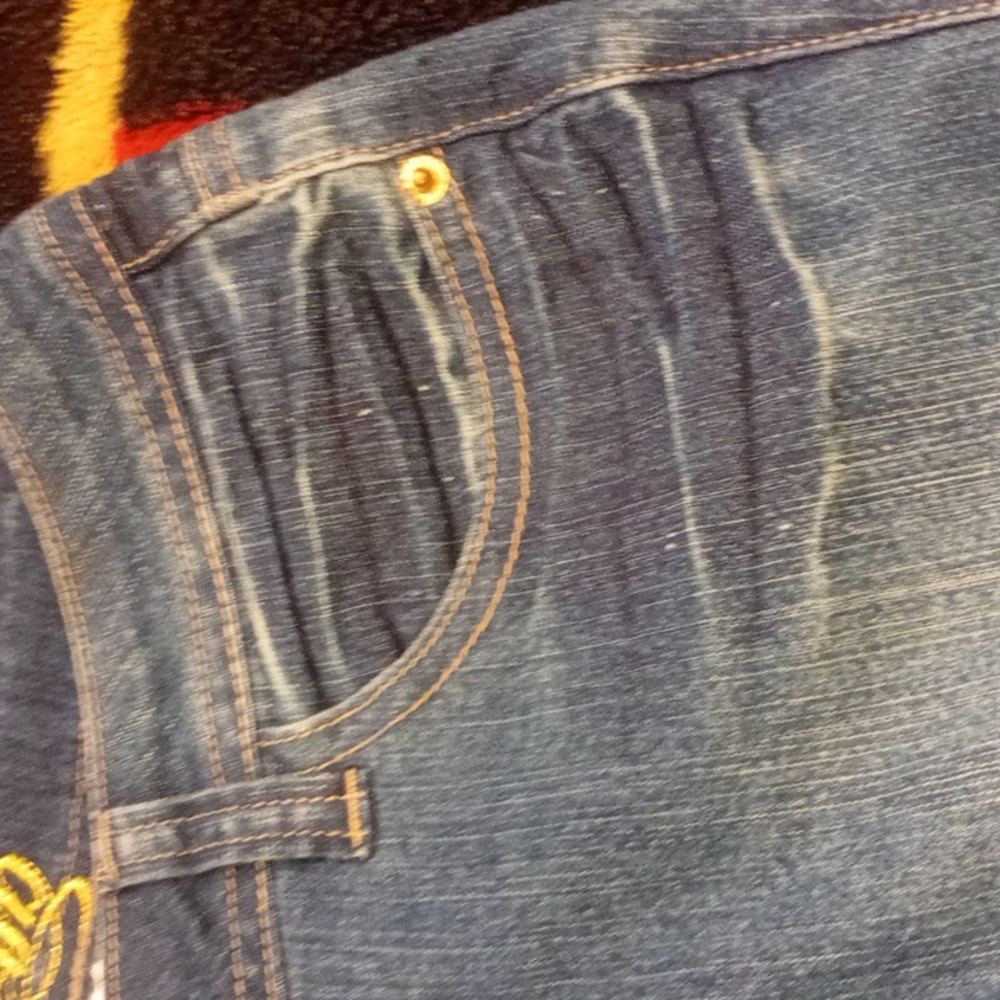 Dereon Jeans - Picture 6 of 16